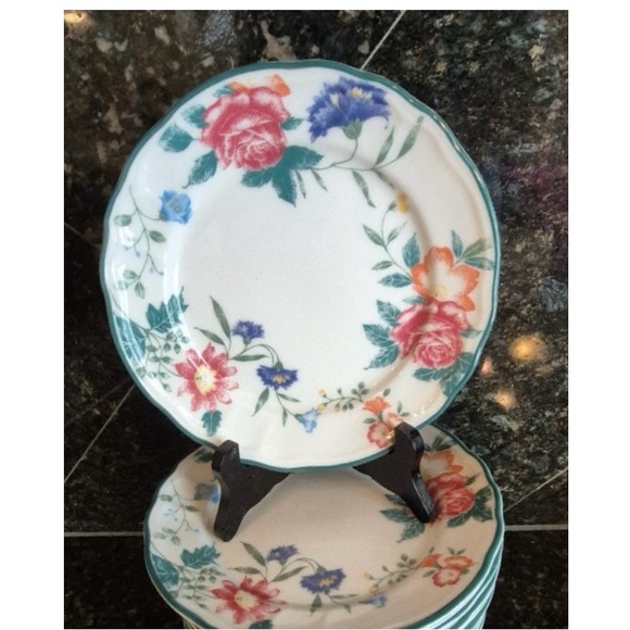 Charming Floral Dinner Plate with Vibrant Design set of 4 - Picture 1 of 3